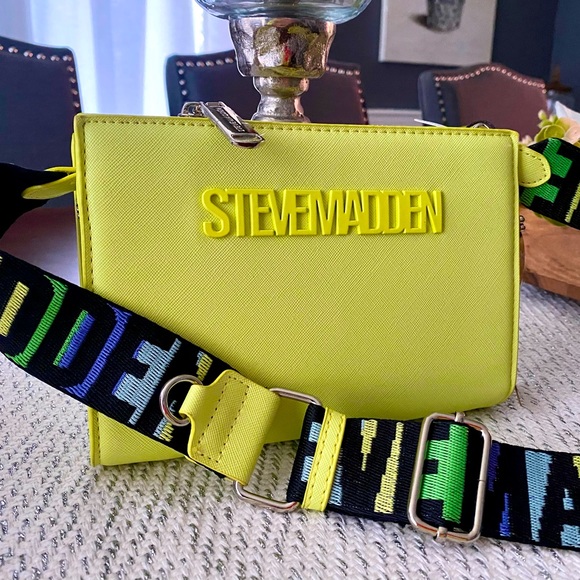 Steve Madden Handbags - NWT! Gorgeous brand new Steve Madden bag in super fun lemon yellow color.
